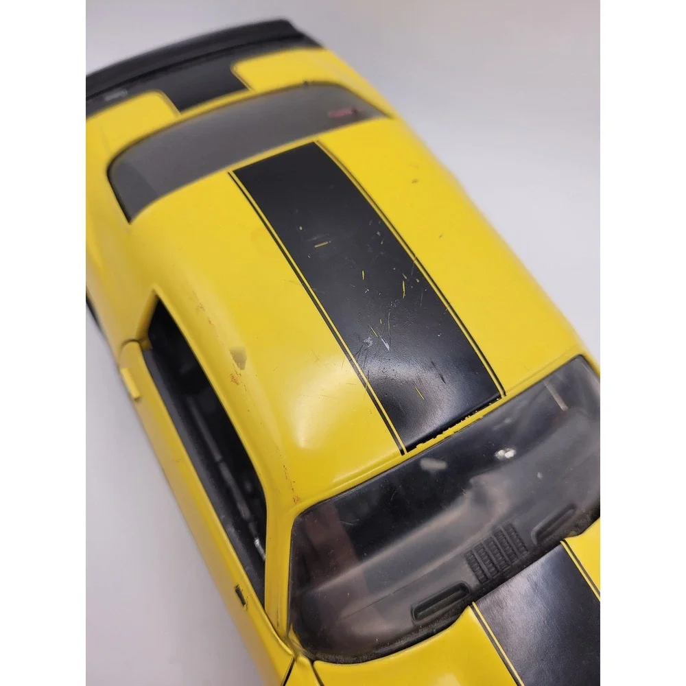 Chevrolet Camaro SS Diecast Car 1:18 Yellow Black 1970 Muscle Car Toy